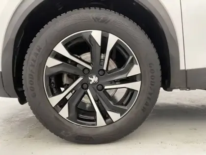 Photo 84 Peugeot 2008  PureTech 130 S&S EAT8