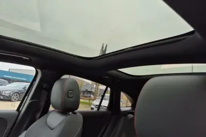 Photo 20 Mercedes GLA  200 d 8G-DCT