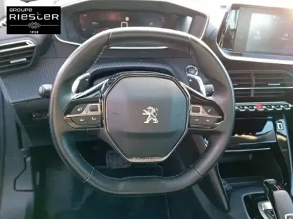 Photo 8 Peugeot 2008  PureTech 130 S&S EAT8