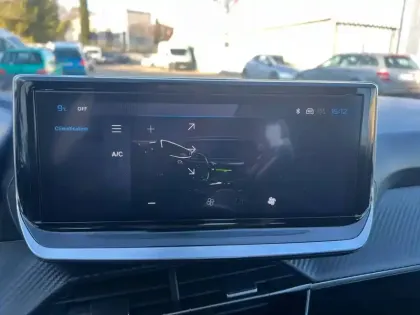 Photo 13 Peugeot 208  PureTech 100 S&S BVM6