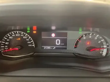 Photo 43 Peugeot 2008  PureTech 100 S&S BVM6