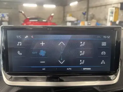 Photo 12 Peugeot 2008  PureTech 100 S&S BVM6