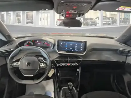 Photo 39 Peugeot 2008  PureTech 100 S&S BVM6