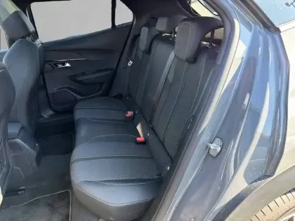 Photo 51 Peugeot 2008  Hybrid 145 e-DCS6