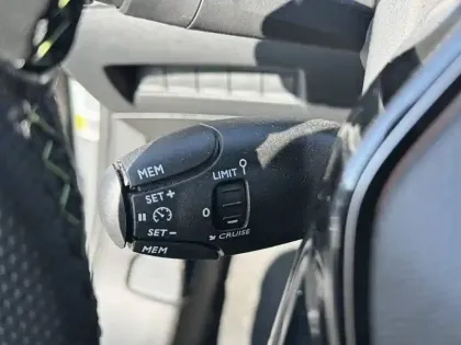 Photo 54 Peugeot 2008  Hybrid 145 e-DCS6