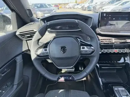 Photo 48 Peugeot 2008  Hybrid 145 e-DCS6