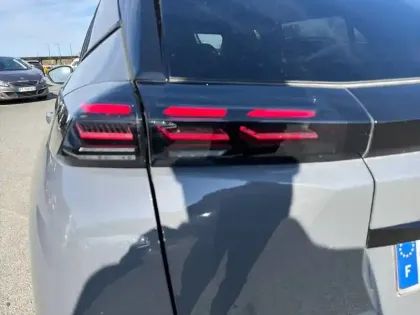 Photo 36 Peugeot 2008  Hybrid 145 e-DCS6