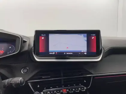 Photo 19 Peugeot 208  PureTech 130 S&S EAT8