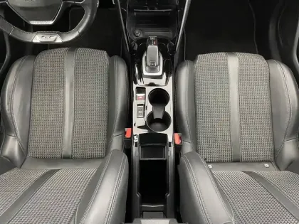 Photo 26 Peugeot 208  PureTech 130 S&S EAT8