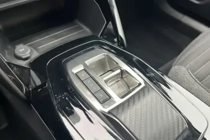 Photo 27 Peugeot 2008  Electrique 136 ch