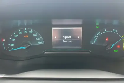 Photo 28 Peugeot 2008  Electrique 136 ch