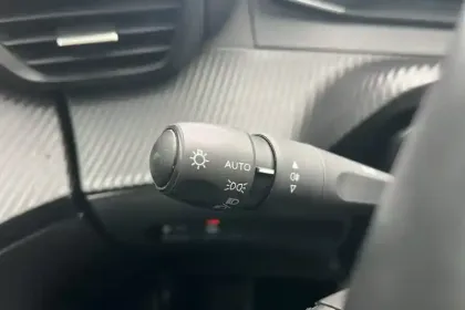 Photo 25 Peugeot 2008  Electrique 136 ch