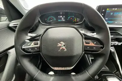 Photo 18 Peugeot 2008  Electrique 136 ch