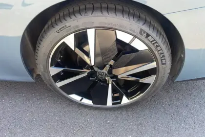 Photo 12 Peugeot 308  SW Hybrid 145 e-DCS6