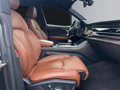 Photo 27 Audi Q8  50 TDI 286 Tiptronic 8 Quattro