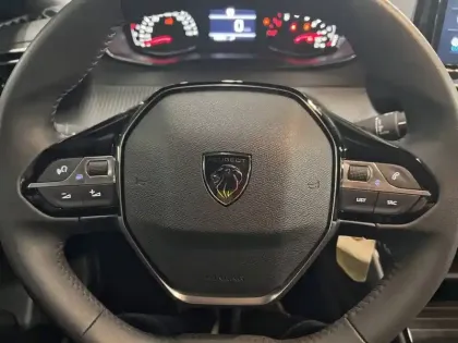 Photo 55 Peugeot 2008  PureTech 100 S&S BVM6