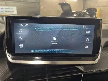 Photo 31 Peugeot 2008  PureTech 100 S&S BVM6