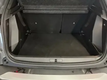 Photo 24 Peugeot 2008  PureTech 100 S&S BVM6