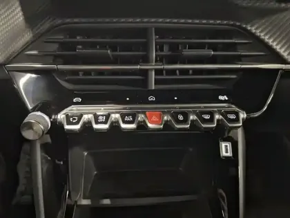 Photo 15 Peugeot 2008  PureTech 100 S&S BVM6