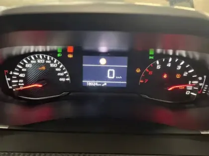 Photo 30 Peugeot 2008  PureTech 100 S&S BVM6