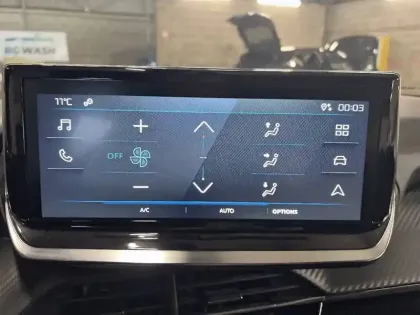 Photo 51 Peugeot 2008  PureTech 100 S&S BVM6