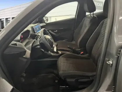 Photo 27 Peugeot 2008  PureTech 100 S&S BVM6