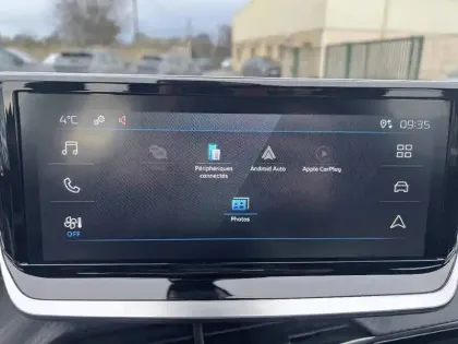 Photo 45 Peugeot 2008  PureTech 100 S&S BVM6