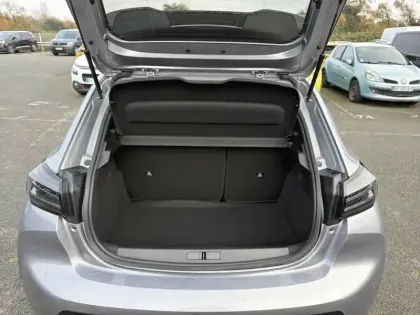 Photo 45 Peugeot 208  Hybrid 110 e-DCS6