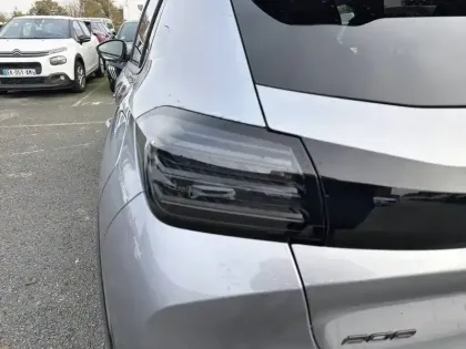 Photo 16 Peugeot 208  Hybrid 110 e-DCS6