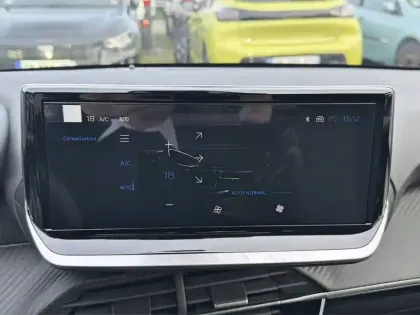 Photo 19 Peugeot 208  Hybrid 110 e-DCS6