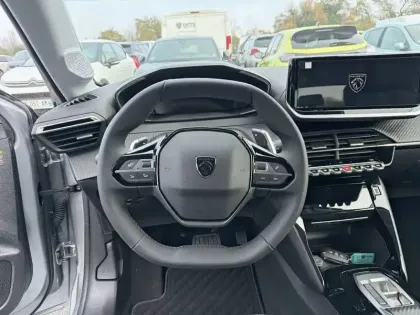 Photo 48 Peugeot 208  Hybrid 110 e-DCS6