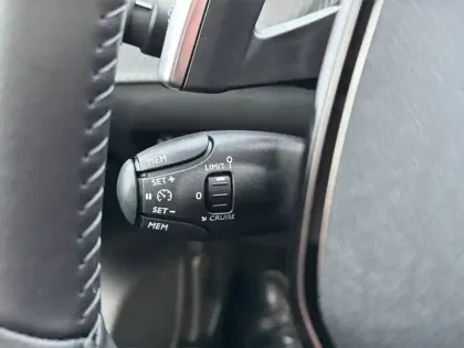 Photo 18 Peugeot 208  Hybrid 110 e-DCS6