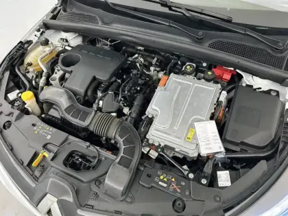 Photo 79 Renault Clio  SOCIETE E-TECH 140 - 21