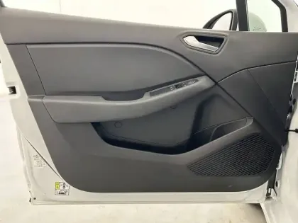 Photo 68 Renault Clio  SOCIETE E-TECH 140 - 21