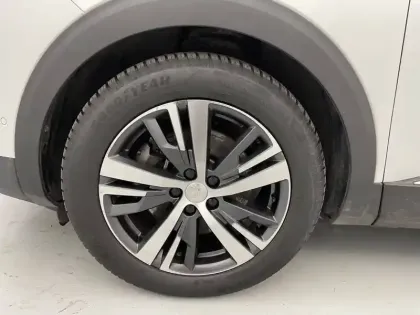 Photo 16 Peugeot 3008  Hybrid 225 e-EAT8