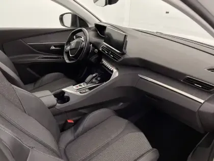 Photo 59 Peugeot 3008  Hybrid 225 e-EAT8