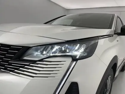 Photo 58 Peugeot 3008  Hybrid 225 e-EAT8