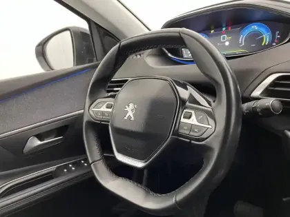 Photo 62 Peugeot 3008  Hybrid 225 e-EAT8