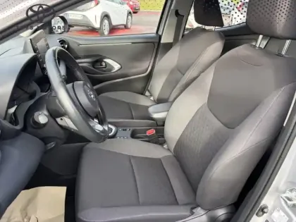 Photo 12 Toyota Yaris Hybride 116h Dynamic Business