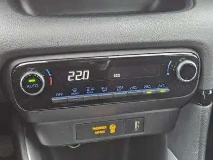 Photo 19 Toyota Yaris Hybride 116h Dynamic