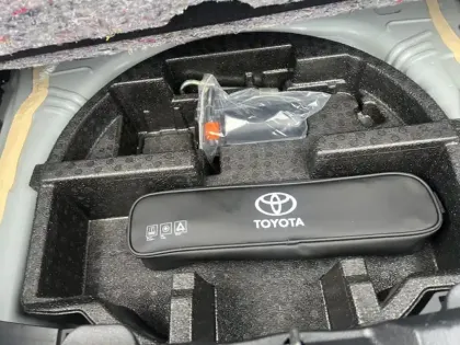 Photo 11 Toyota Yaris Hybrid Collection 1.5 101 ch