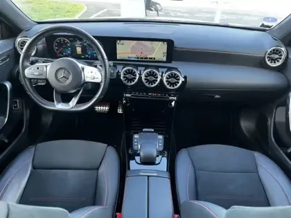 Photo 12 Mercedes Classe A 250 e AMG Line