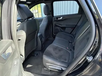 Photo 8 Ford Kuga 2.5 Duratec 243ch Hybride Rechargeable ST-Line X Powershift