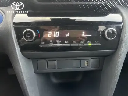 Photo 10 Toyota Yaris Hybride 116h Design