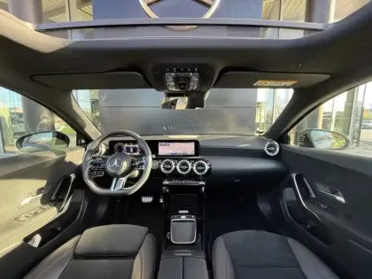 Photo 19 Mercedes Classe A 180 AMG Line