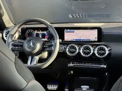 Photo 8 Mercedes Classe A 180 AMG Line