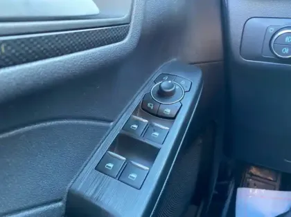 Photo 5 Ford Kuga 2.5 Duratec 190ch FHEV E85 ST-Line BVA