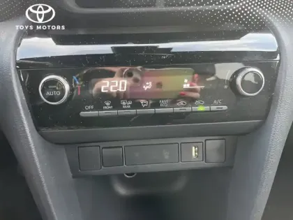 Photo 12 Toyota Yaris Hybride 116h Design