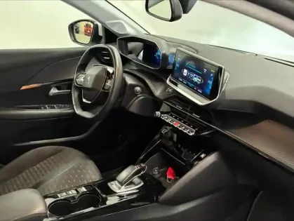 Photo 13 Peugeot 208  e- 136ch Roadtrip