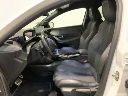 Photo 9 Peugeot 208  e- 136ch GT